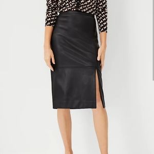 Ann Taylor petite seamed faux leather pencil skirt size 4